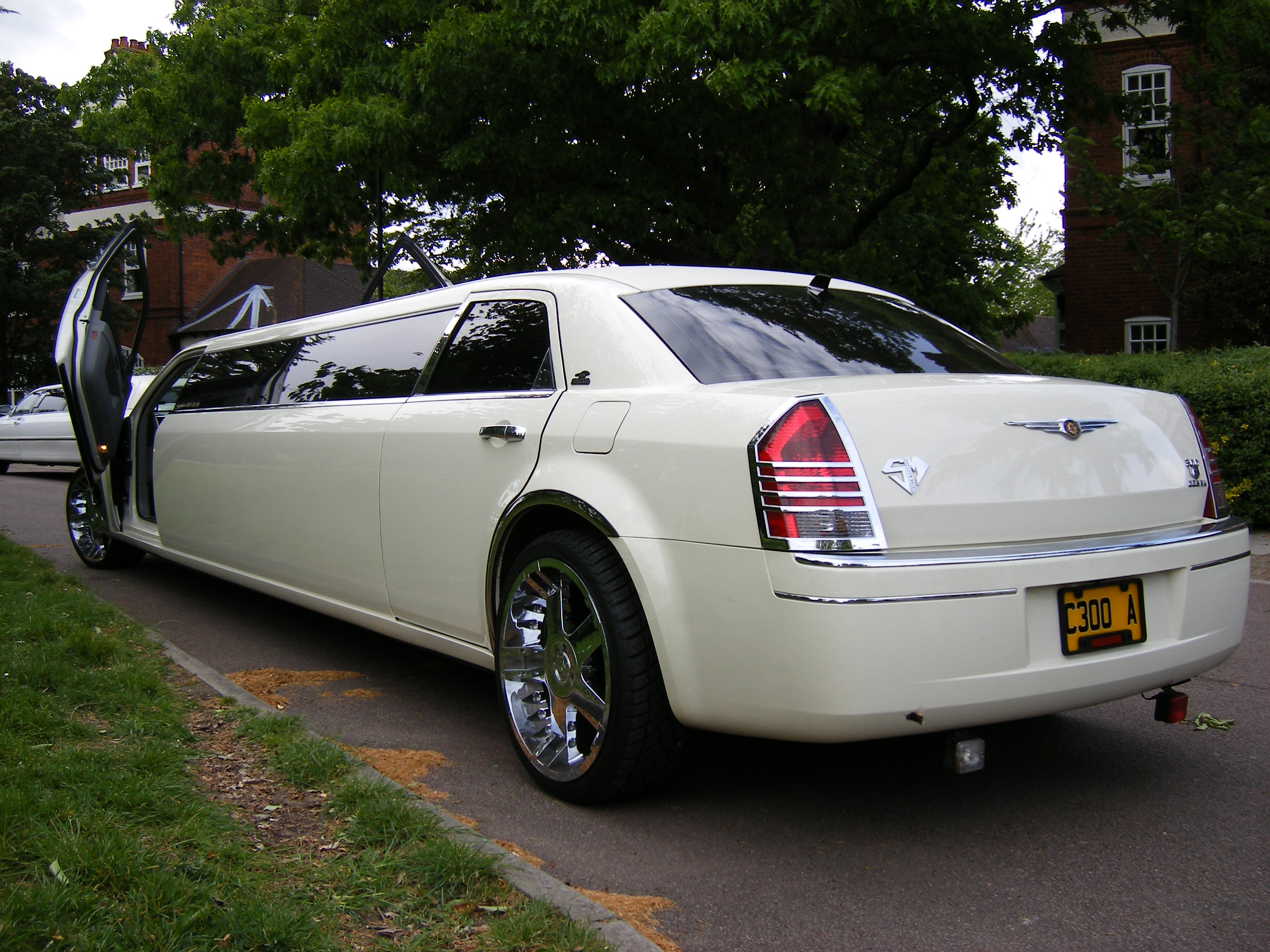 Chrysler 300c limousine hire #2