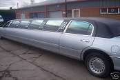 Silver Lincoln Limo - Image 2